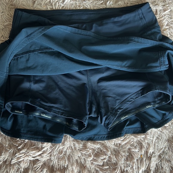 🔥 Lululemon skort - Picture 4 of 6